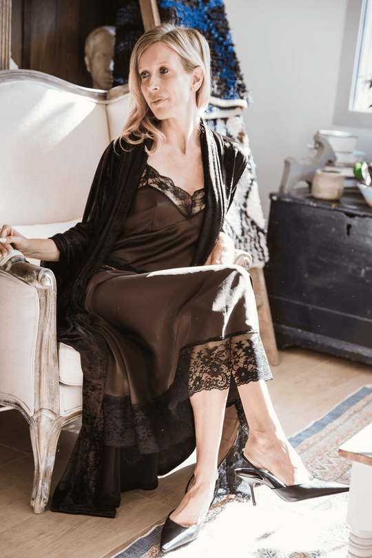 The "Nicotrella Dress," an elegant fusion of style and charm. With its graceful silhouette and delicate details, it's a perfect choice for adding a touch of sophistication to your look. This dress is versatile and captivating, suitable for a variety of occasions where you want to showcase your sense of fashion.